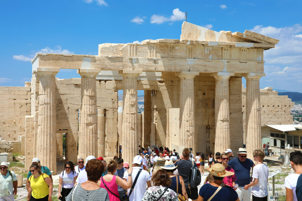 turismo_en_Grecia-1000x667 - Sobreturismo: ¿Qué es y cómo está afectando a las capitales turísticas del mundo?