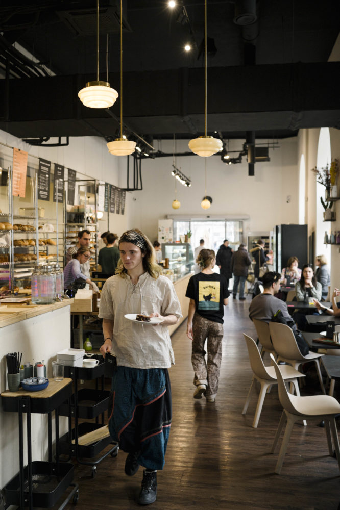 vaj-panaderia-3-666x1000 - Descubre Budapest a través de sus mejores panaderías gourmet
