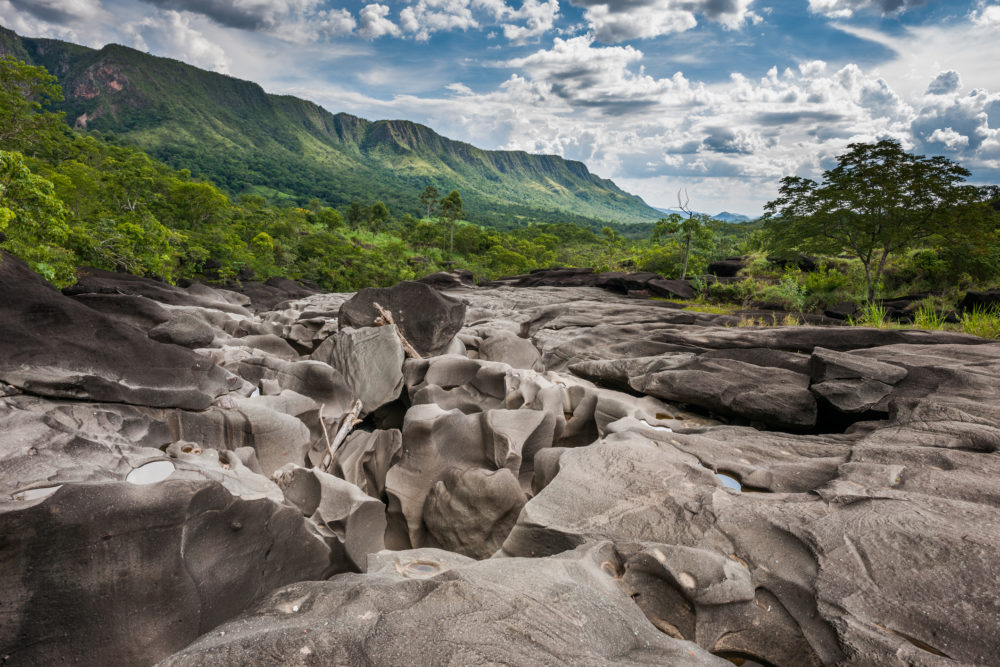 valle-de-la-luna-brasil-1-1000x667 - ¿Cuántos Valles de la Luna hay en la tierra?