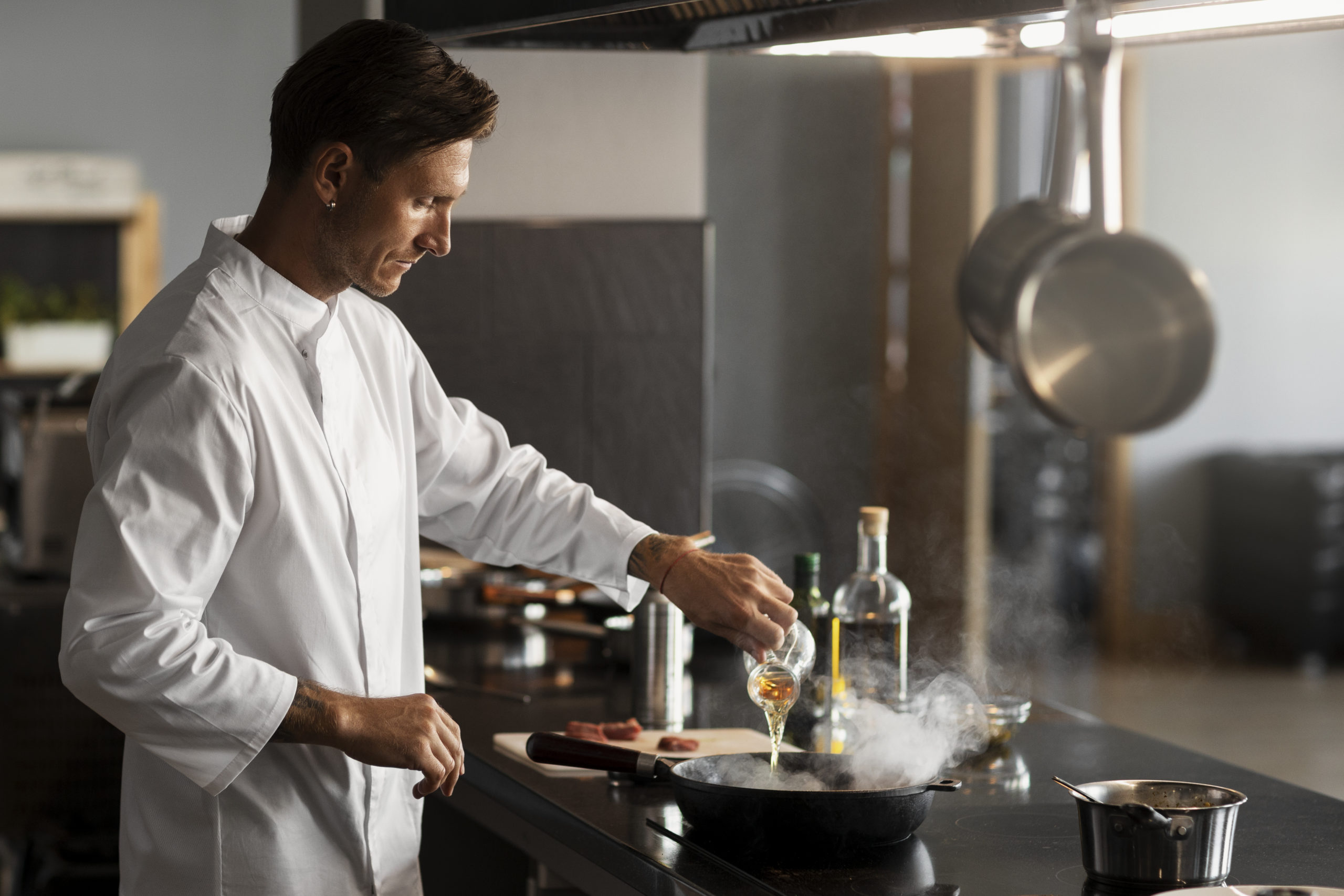 El restaurante con una estrella Michelin escondido en un pueblo a 1 hora de Barcelona con alimentos agroecológicos de huertas vecinas