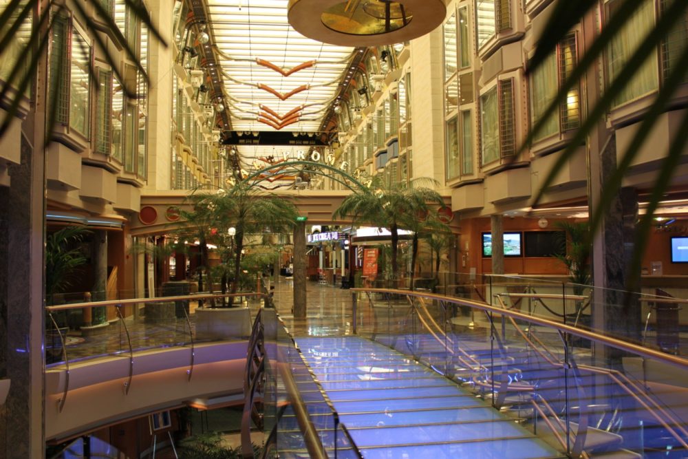 14883077531_8f74c859be_o-1000x667 - 5 cruceros desde Málaga que vale la pena reservar