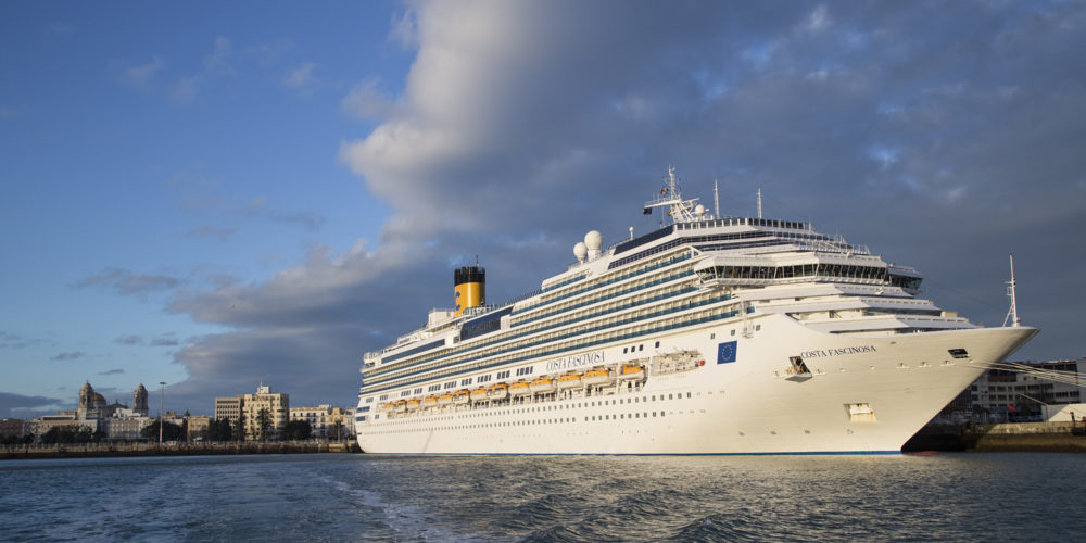 16248744147_9e6ac47e2b_h-1000x500 - 5 cruceros desde Málaga que vale la pena reservar