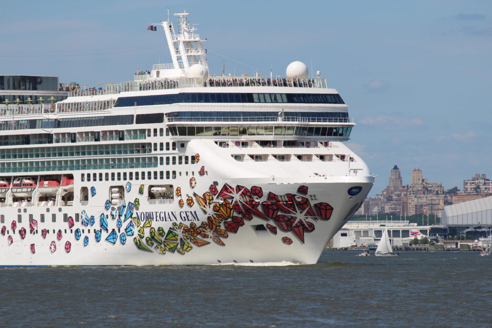 18595137410_d2bd08c6d0_k-1000x667 - 5 cruceros desde Málaga que vale la pena reservar