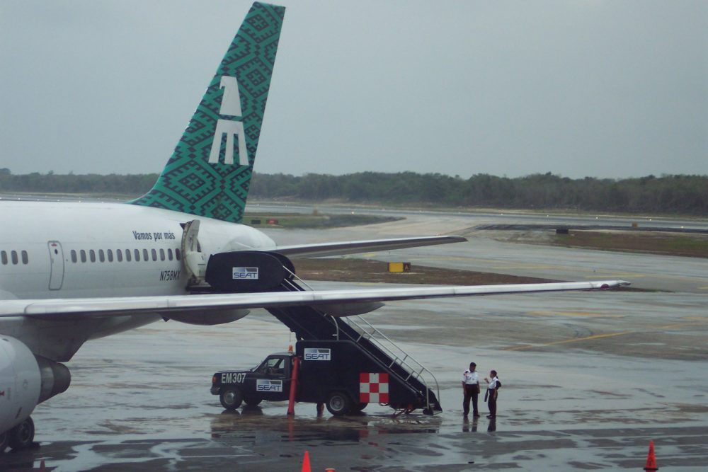 Cuántos aeropuertos hay en Cancún, qué aerolíneas aterrizan y cuánto vale un taxi hasta la zona hotelera