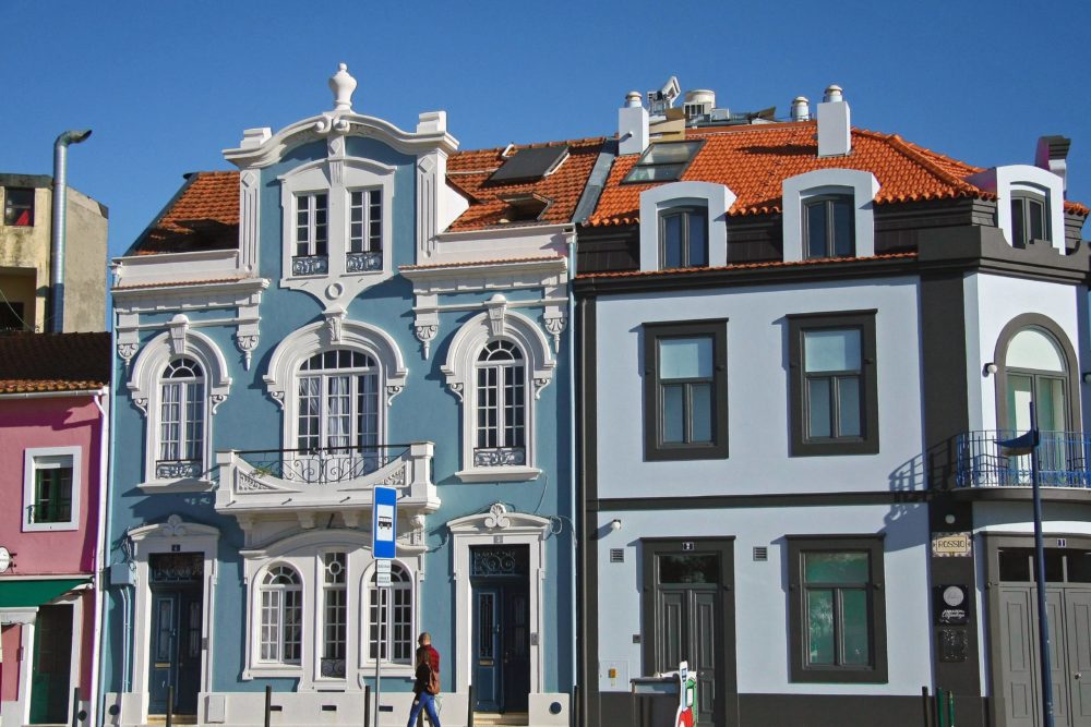 Aveiro-1000x667 - Viaje a Portugal: top 7 de ciudades más bonitas para visitar