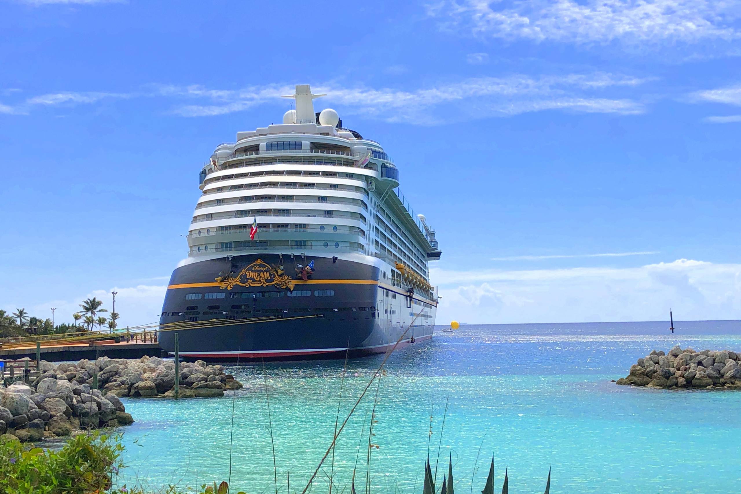 Cómo es el crucero de Disney por el Mediterráneo: itinerario desde Barcelona, qué incluye y precios