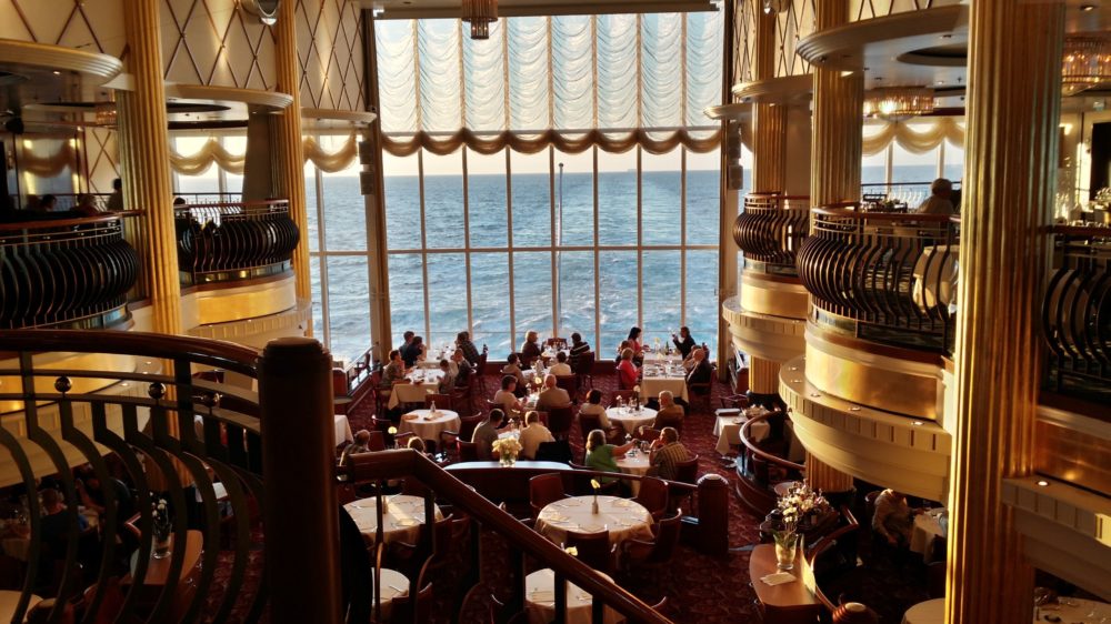 Crucero-Interior-De-Lujo-1000x562 - Los mejores cruceros y viajes para gente sola mayor de 50 años
