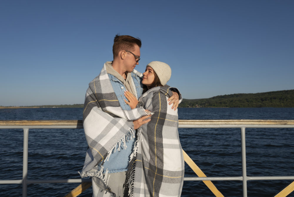 Crucero-pareja2-1000x670 - 5 cruceros para Luna de Miel y novios