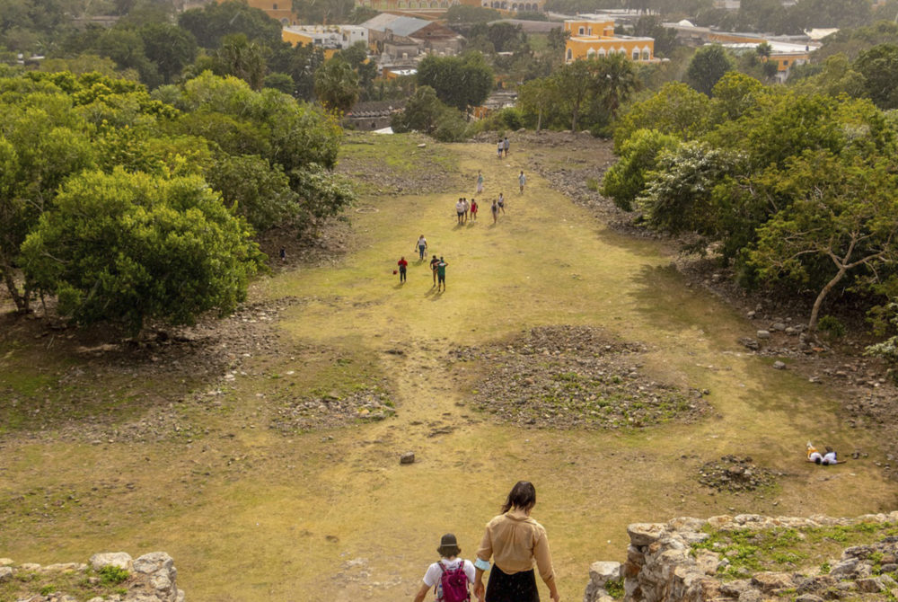 Izamal3-1000x670 - Qué ver en Izamal: por qué es un Pueblo Mágico amarillo, cómo llegar y cuántas pirámides hay