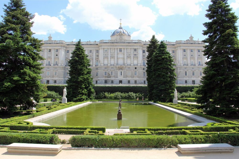 Jardines-de-Sabatini-1000x667 - Qué hacer gratis en Madrid: museos, tours, templos y parques