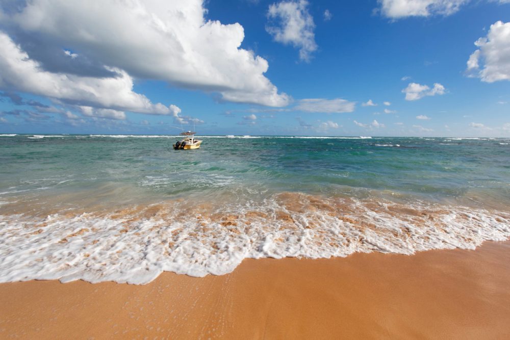 Mar-Caribe-de-Colombia-1000x667 - La playa de Colombia donde se unen el río y el mar: dónde queda
