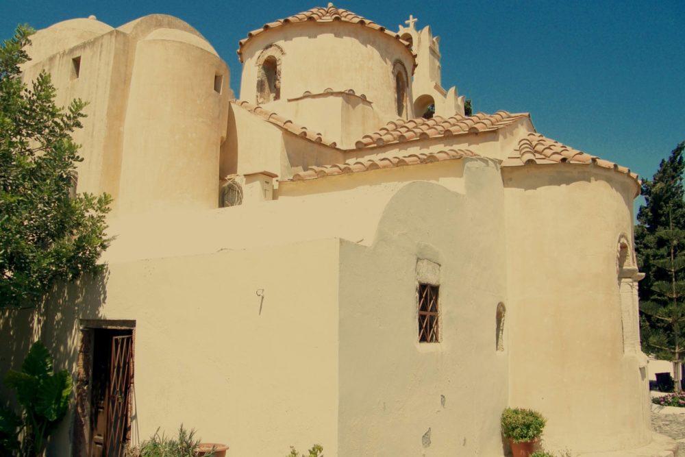 Mesa-Gonia-Santorini-1000x667 - Guía de viaje para Santorini: presupuesto, clima, lugares imperdibles y cómo llegar