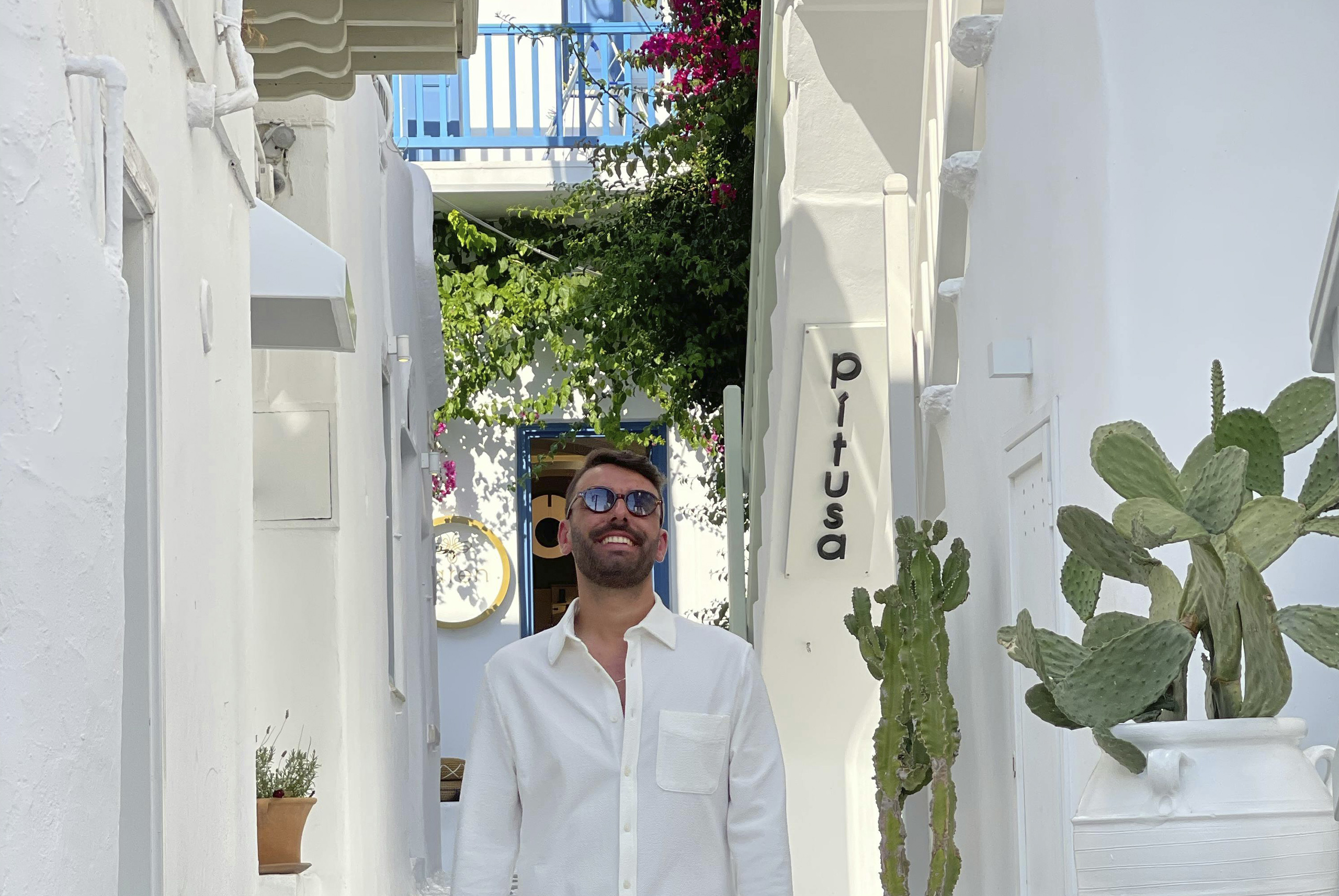 Viaje a Mykonos: cómo llegar desde España, qué hacer y las playas más bonitas