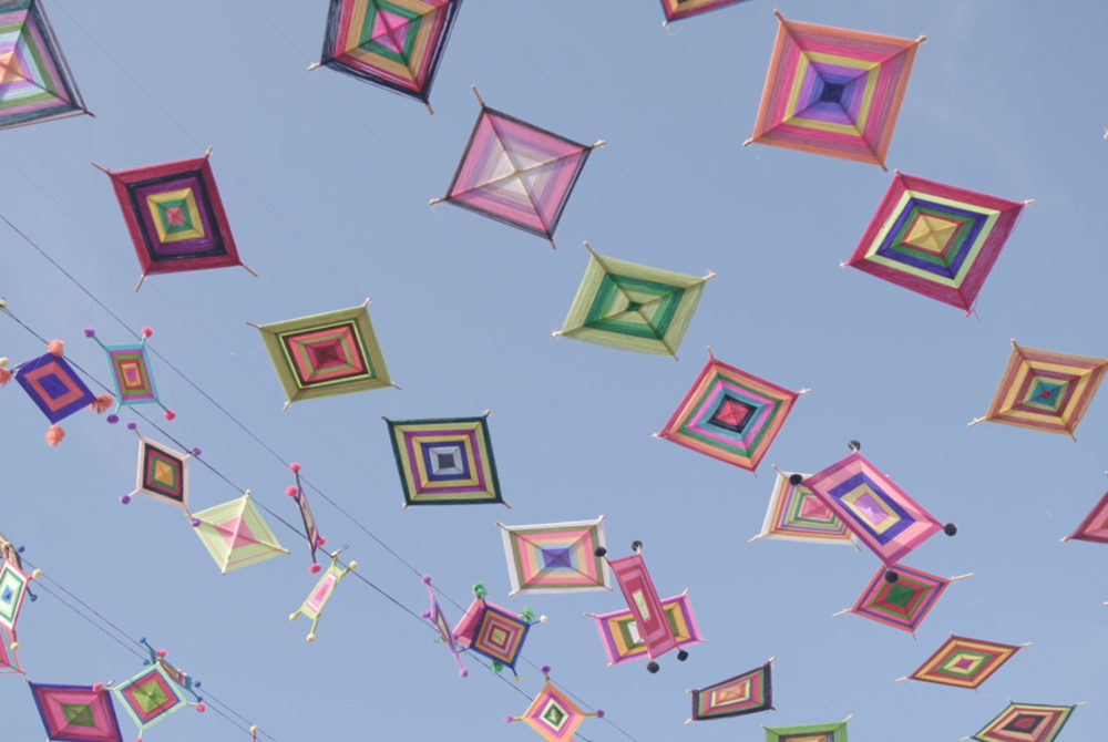 Ojo-de-dios2-1000x670 - Qué es un "Ojo de Dios", una de las artesanías típicas de México: qué significado tiene