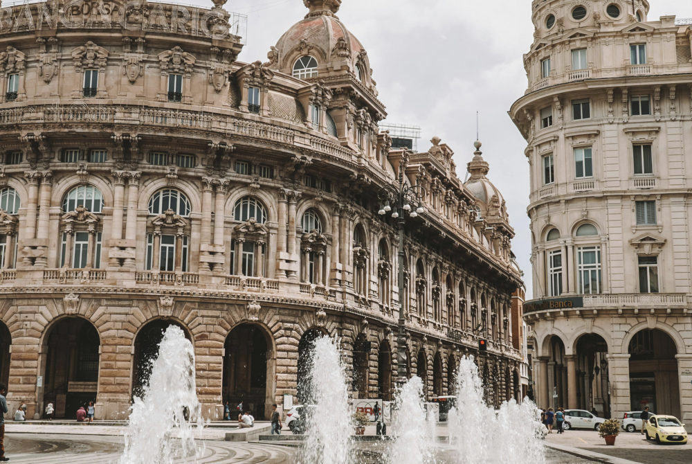 Plaza-Ferrari-1000x670 - Qué ver en Génova en un día en escala de crucero