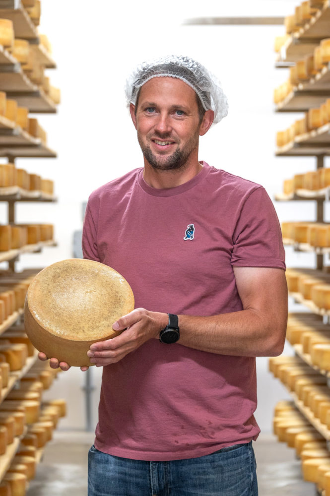 Shep-Ysselstein-Gunns-Hill-Artisan-Cheese-Ontarios-Southwest-Marck-Gutt-Don-Viajes-665x1000 - Sabores de Ontario’s Southwest: road trip culinario en Canadá