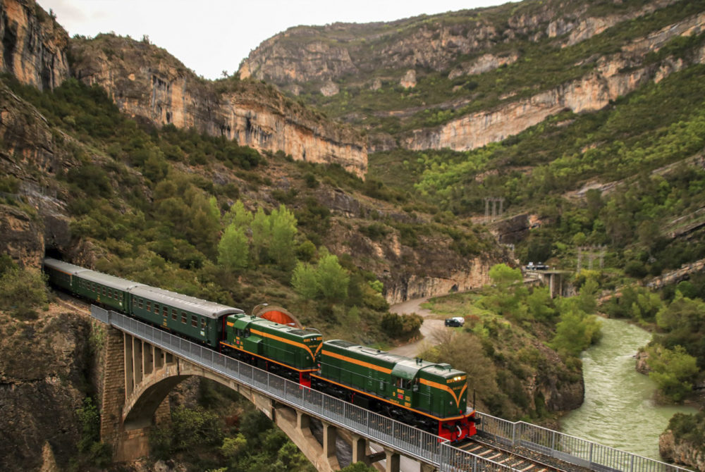 Tren-dels-Llacs-1000x670 - Así puedes viajar gratis en AVE y acumular descuentos de hasta el 90%