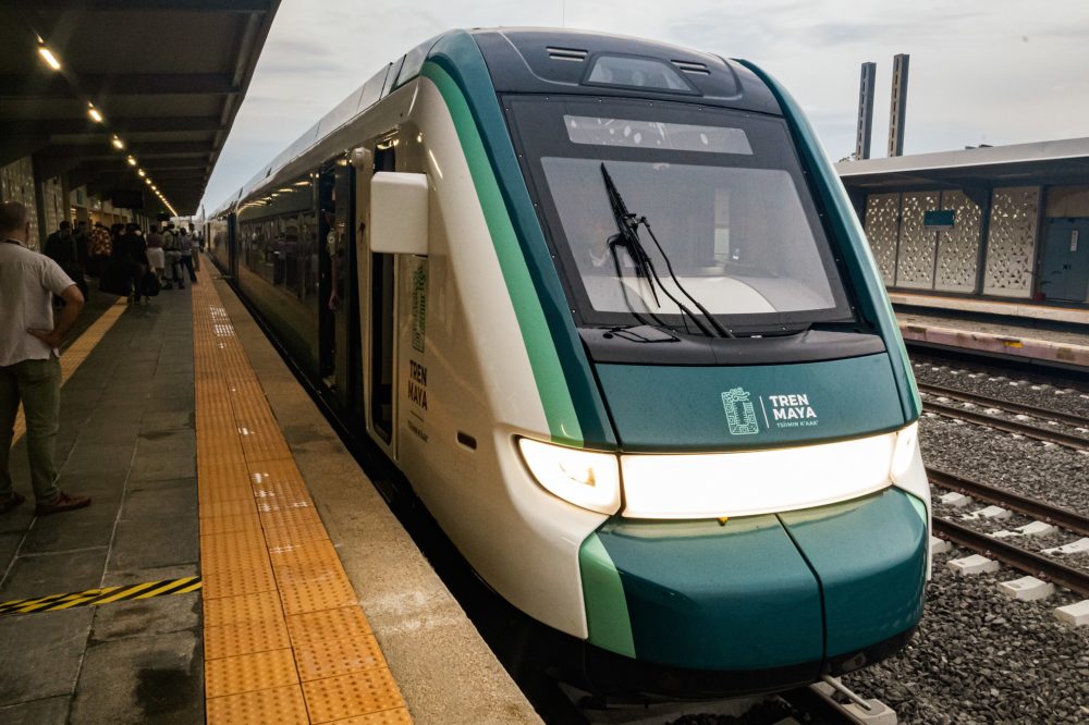 Tren_Maya_wikimedia_commons_ProtoplasmaKid-1000x666 - Ruta y boletos del Tren Maya 2024: estaciones, horarios, precios y mejores fechas para viajar