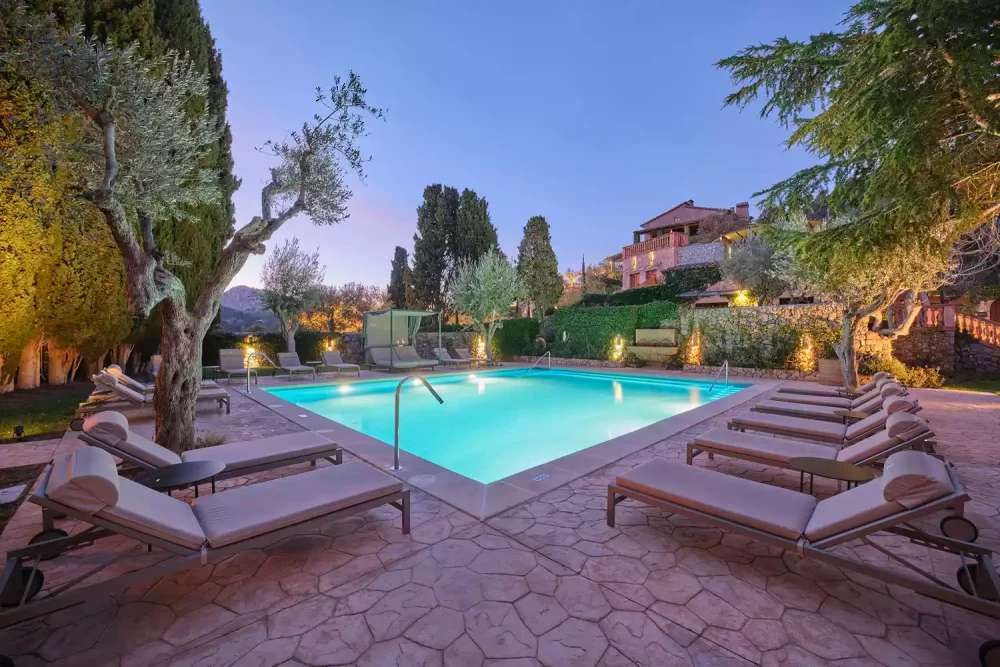 alberca-valldemossa-hotel-mallorca-1000x667 - Este nuevo hotel de 12 habitaciones está ubicado en uno de los pueblos más hermosos de España. Así es hospedarse aquí