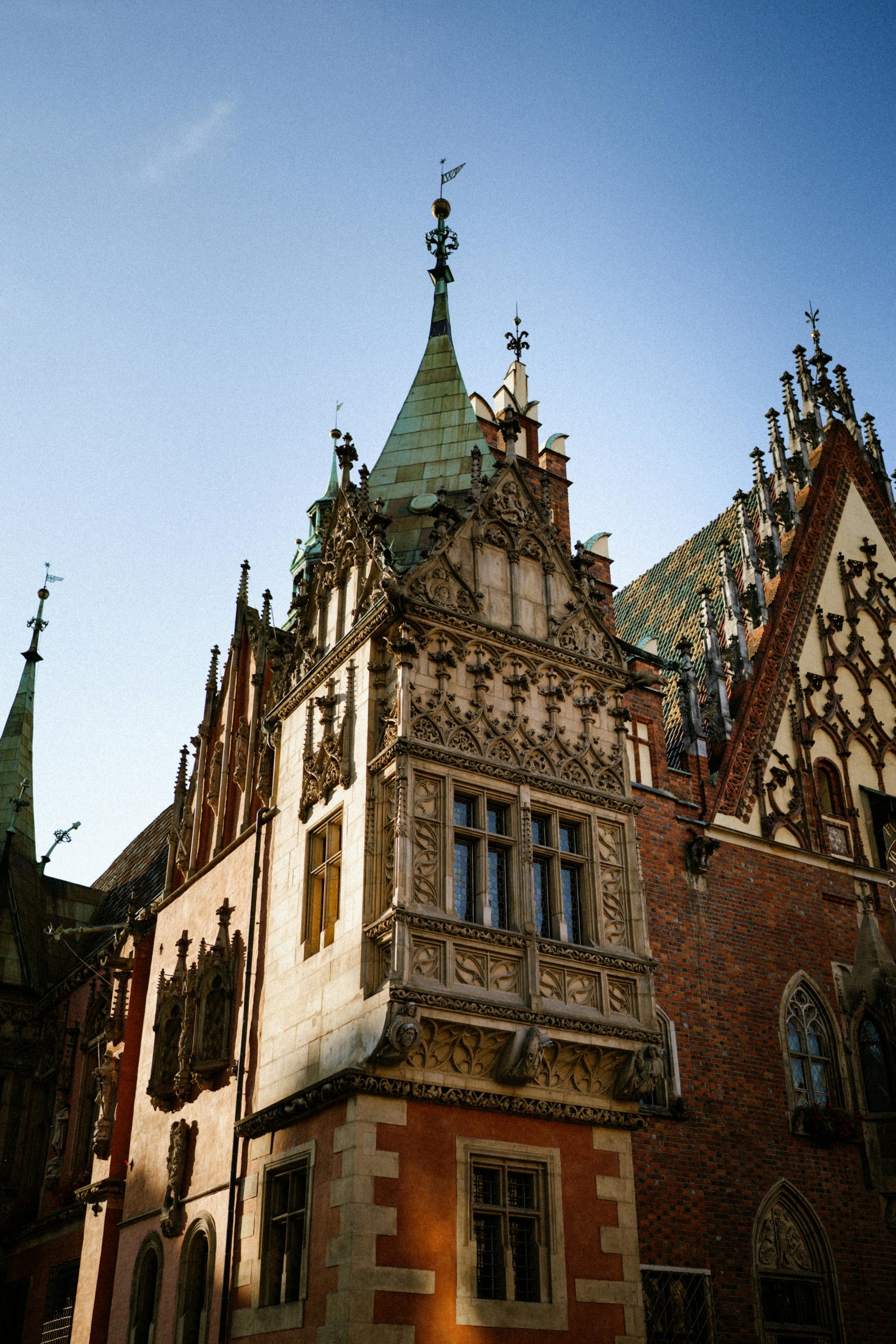 ayuntamiento_Breslavia-scaled - Breslavia, la ciudad polaca de los gnomos