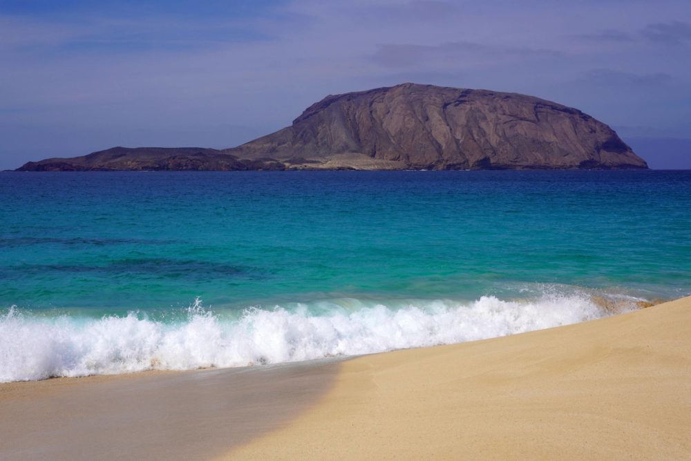beach-6762842-1-1000x667 - Hoteles del Imserso en Lanzarote: cuáles son y dónde quedan