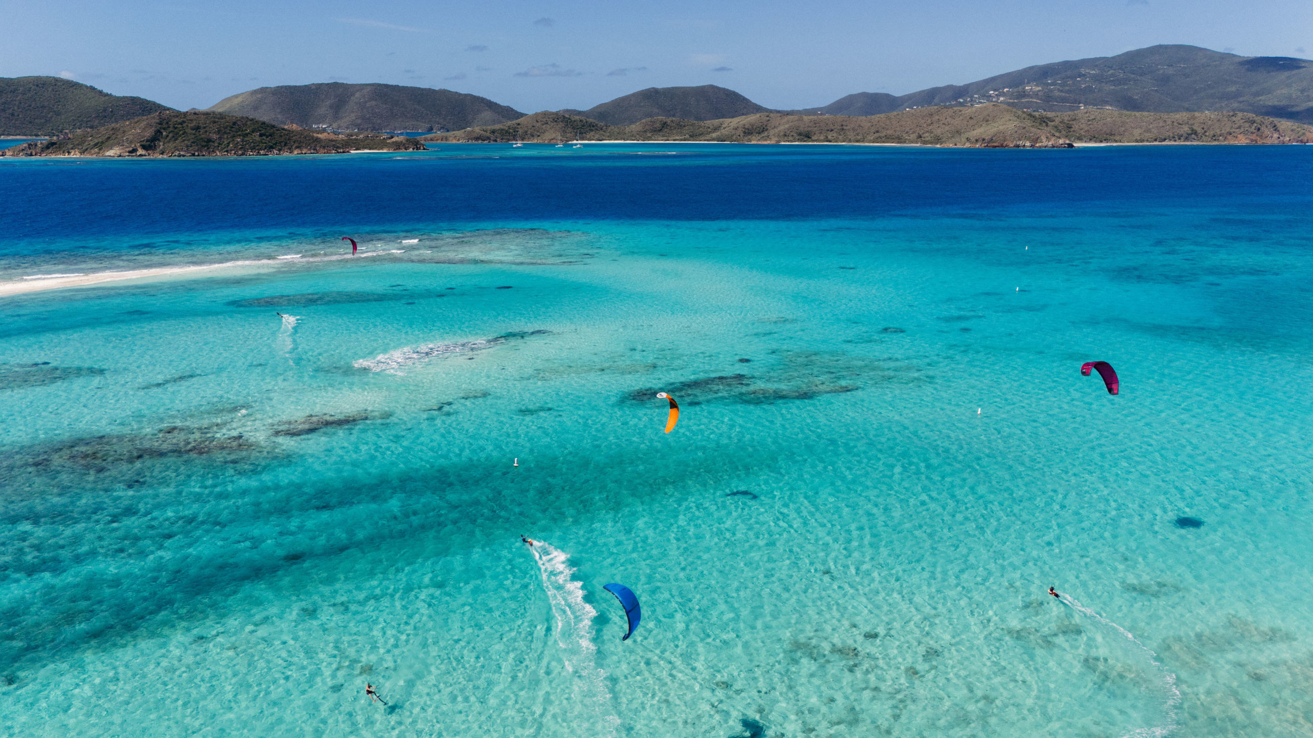 kitesurfing_Isla_Necker-scaled - Entrena como un campeón en esta exclusiva isla del Caribe
