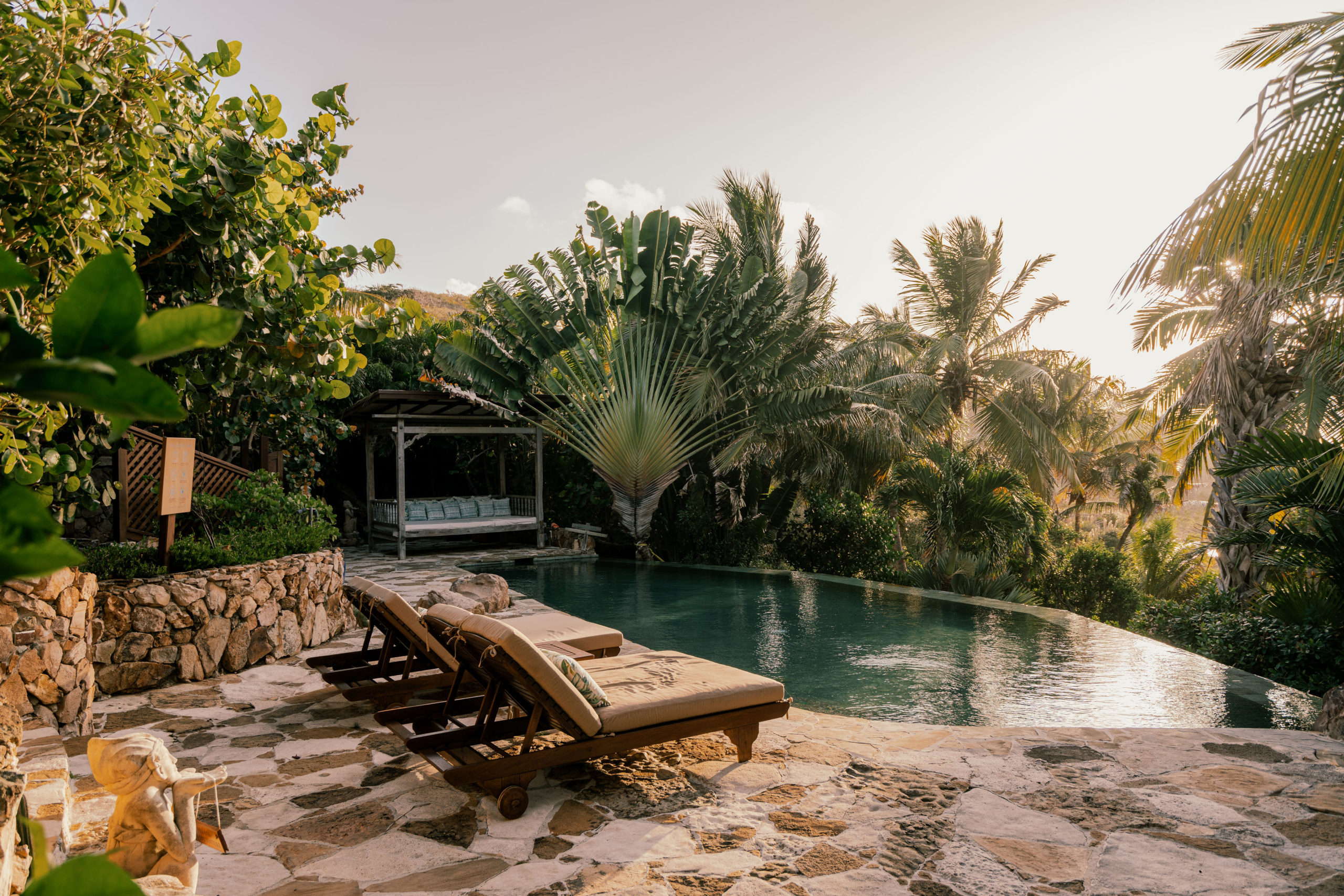 piscina_infinita_BaliLo_Isla_Necker-scaled - Entrena como un campeón en esta exclusiva isla del Caribe