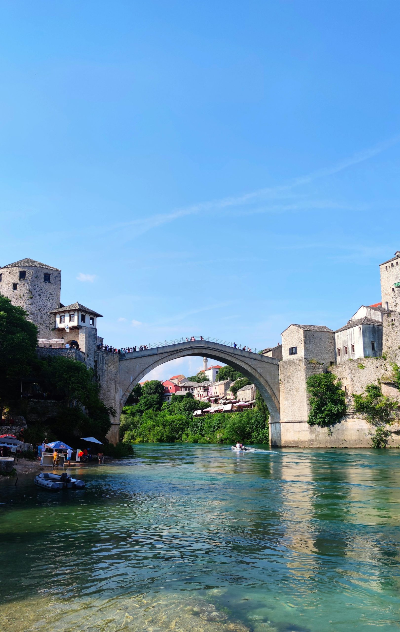 puente_Mostar_Bosnia2-scaled - Bosnia y Herzegovina, tan asequible como impresionante
