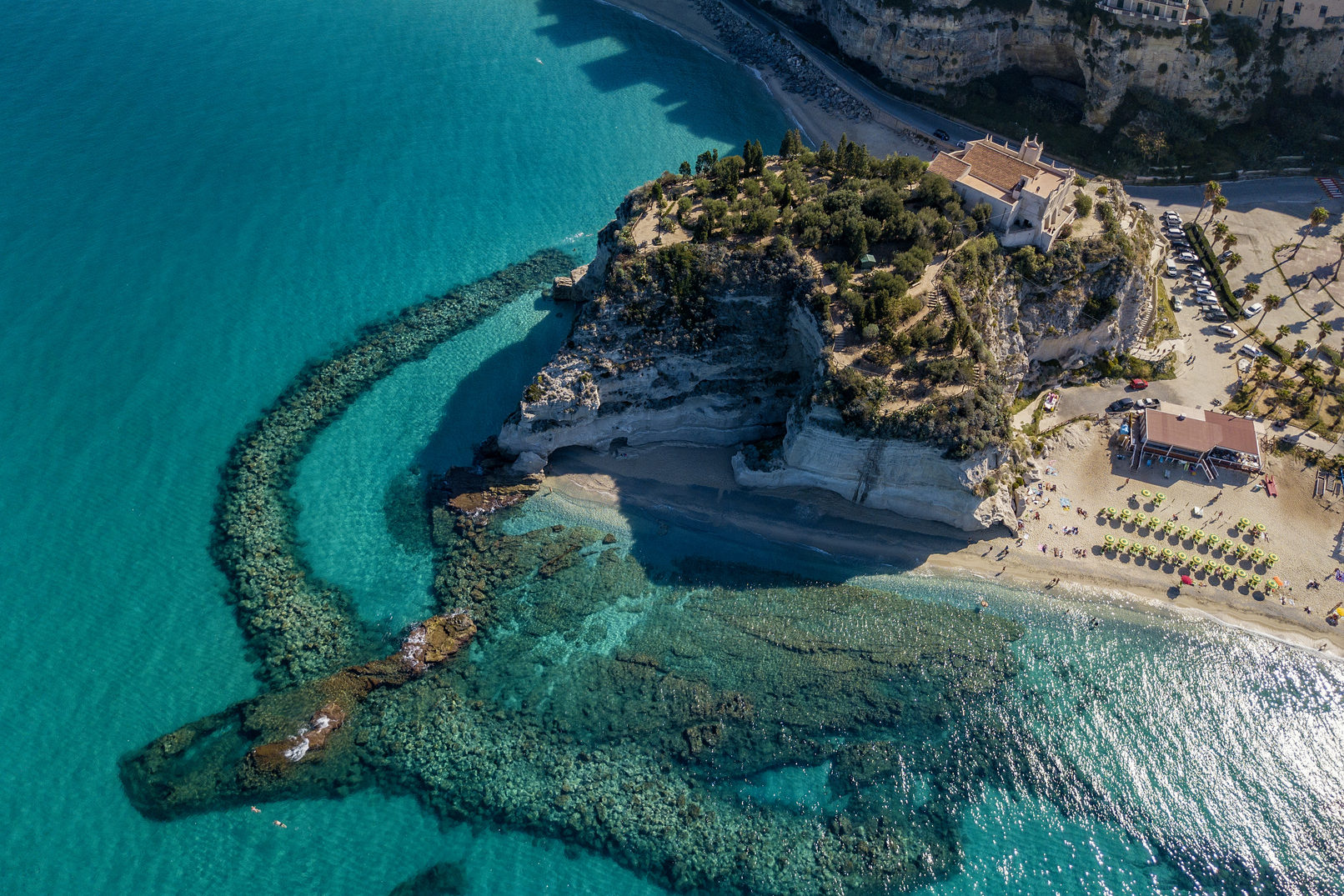 santuario_Santa-Maria_dellIsola_Tropea-edited - Tropea, la Perla del Tirreno que te hará querer visitar el sur de Italia