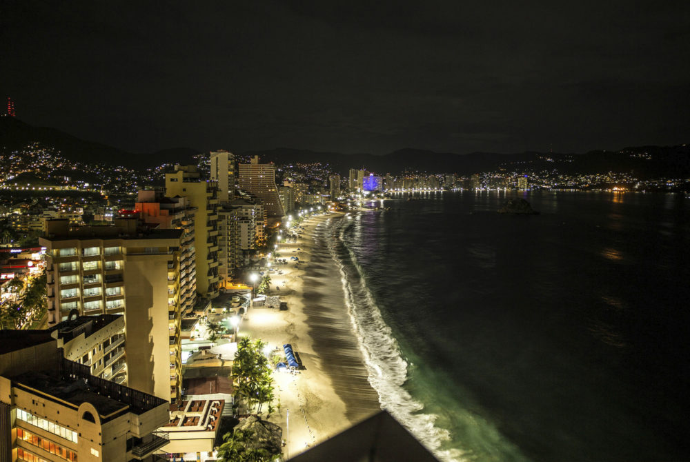 Acapulco2-1000x670 - ¿Cuándo es temporada baja para viajar a Acapulco?
