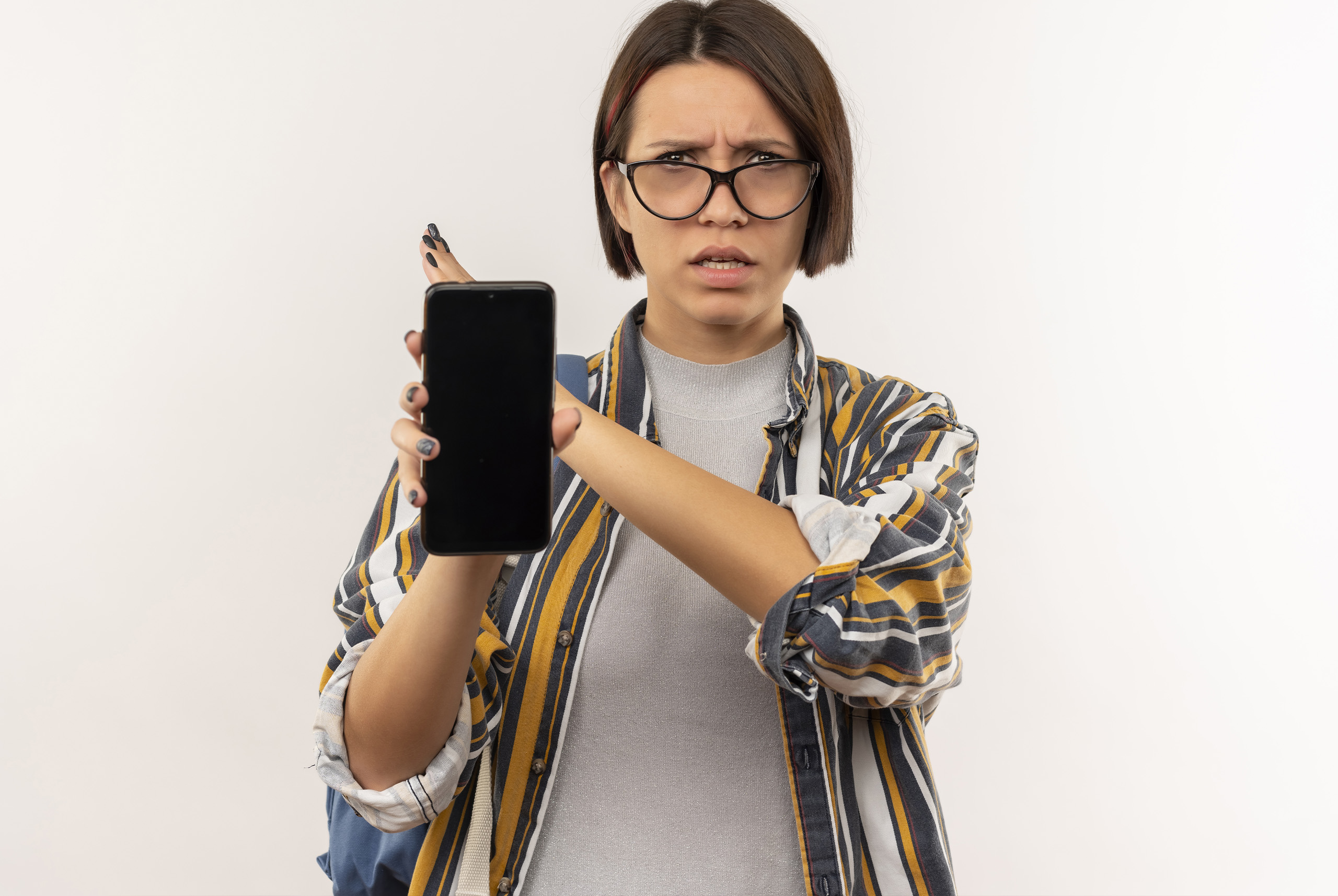 ¿Se puede llevar celular al Consulado de Estados Unidos?