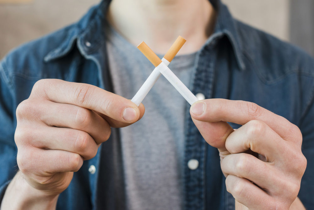 Cigarrillos-1000x670 - ¿Se puede fumar en Walt Disney World?
