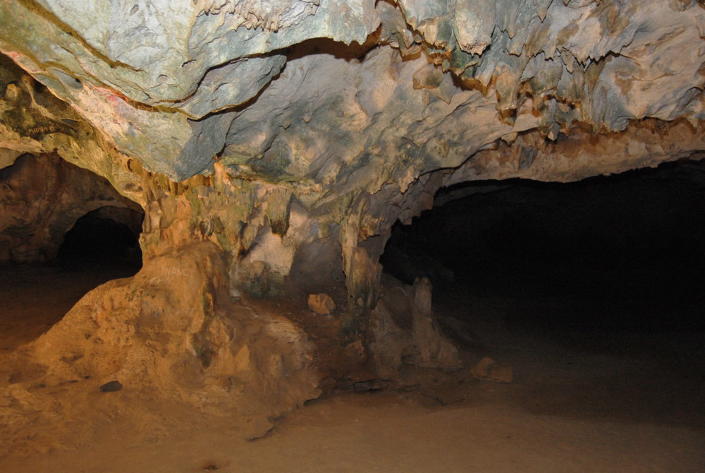 Cueva-Huliba-1000x670 - Las 3 cuevas de Aruba con increíble arte rupestre y abiertas al público