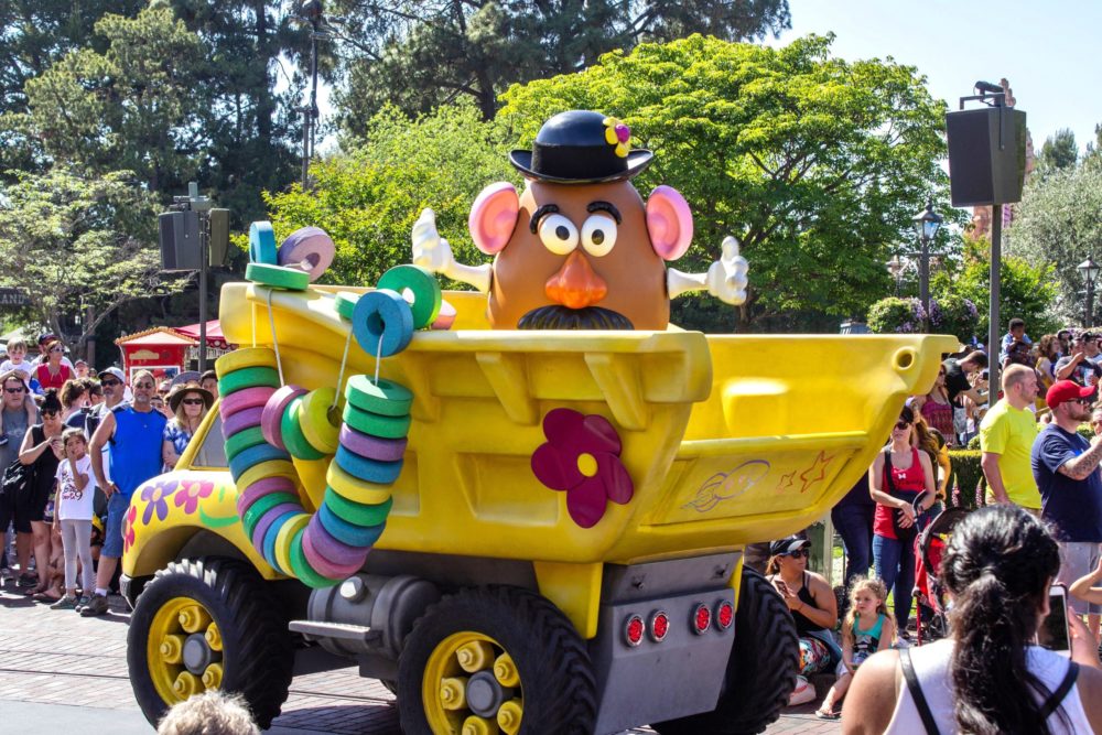 Guía completa para visitar Disney California: mejores atracciones, comidas imperdibles y shows