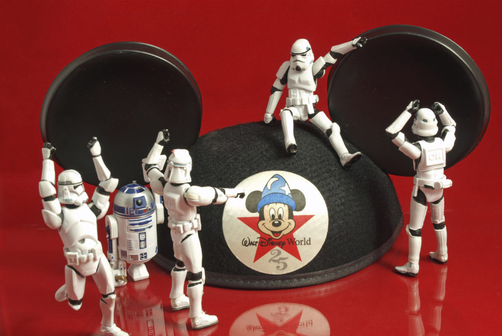 Disney-Ears-1000x670 - Dónde comprar orejas de Mickey en Disney Florida