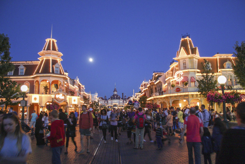 Disneyland-Paris2-1000x670 - ¿Cuántos parques de Disney hay en París?