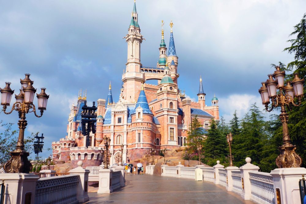 Enchanted-Storybook-Castle-1000x667 - ¿Cuántos castillos de Disney hay en el mundo?