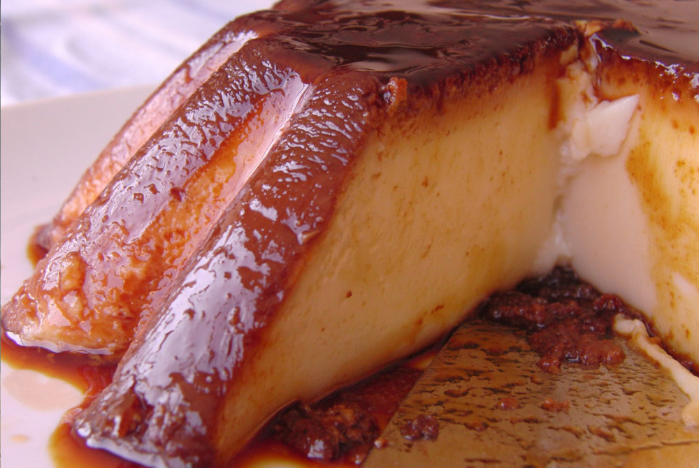 Flan-DDL-1000x670 - 7 postres típicos para degustar si viajas a Buenos Aires