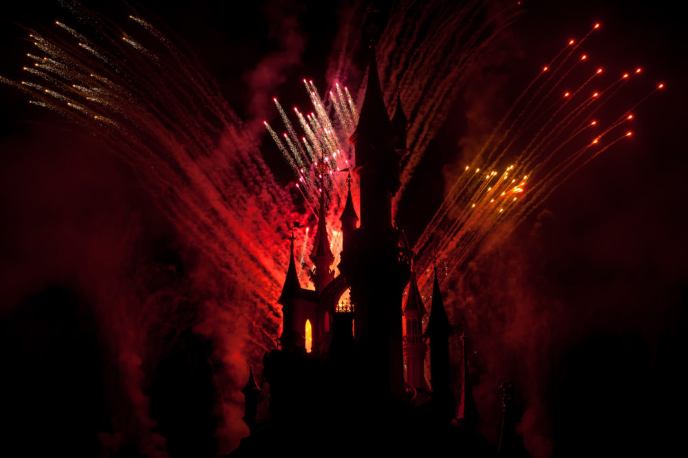 Fuegos-artificiales-Disneyland-paris-1000x666 - Disneyland Paris: cuáles son los espectáculos de fuegos artificiales, cabalgatas y desfiles