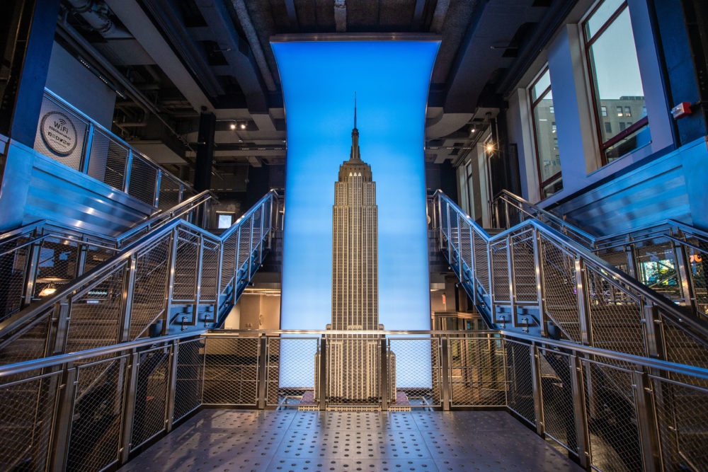 Grand-Staircase-1000x667 - Empire State Building: un recorrido por el edificio más icónico del mundo