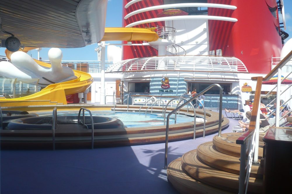 Interior-del-crucero-Disney-1000x667 - Cruceros de Disney por México: salidas, itinerarios y precios