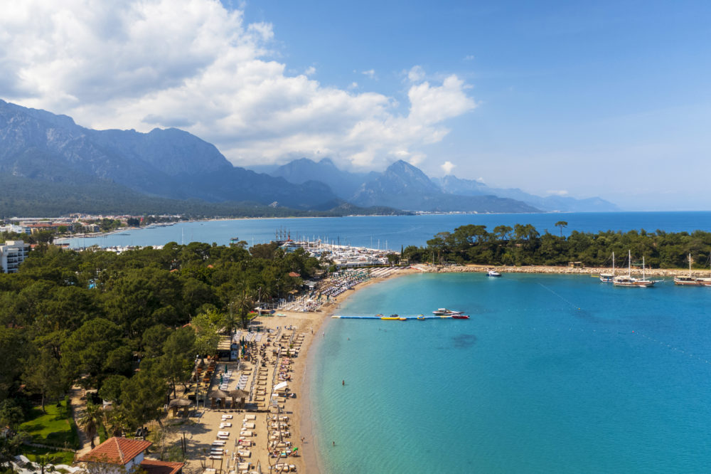 Kemer-Beach-Antalya-1000x666 - Algunas ideas para recorrer la riviera turca en bicicleta