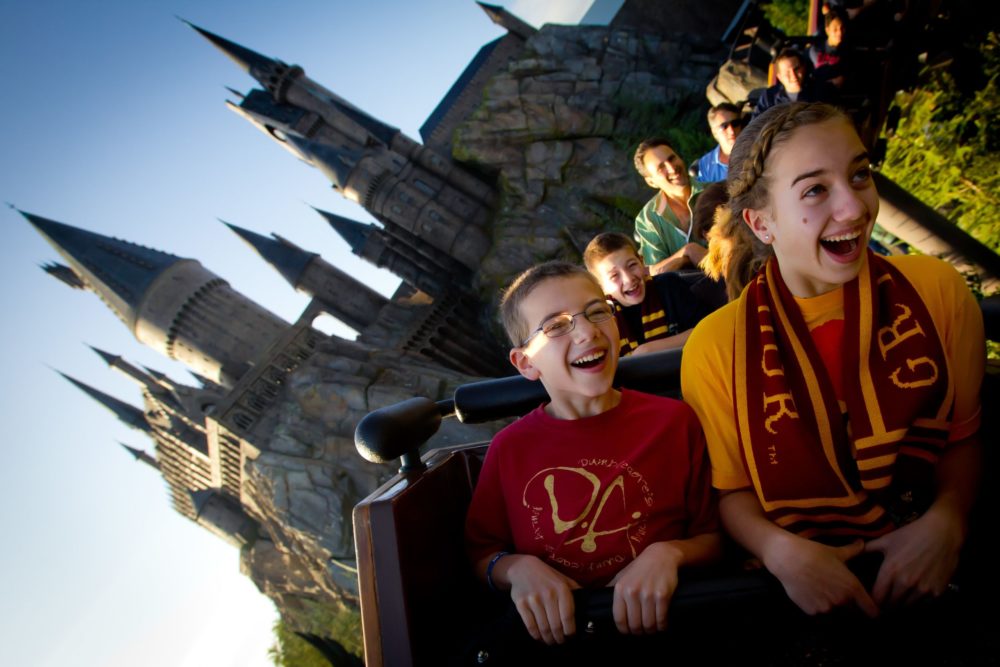 La increíble sensación de vencer a la fuerza de gravedad en las montañas rusas de Universal Orlando