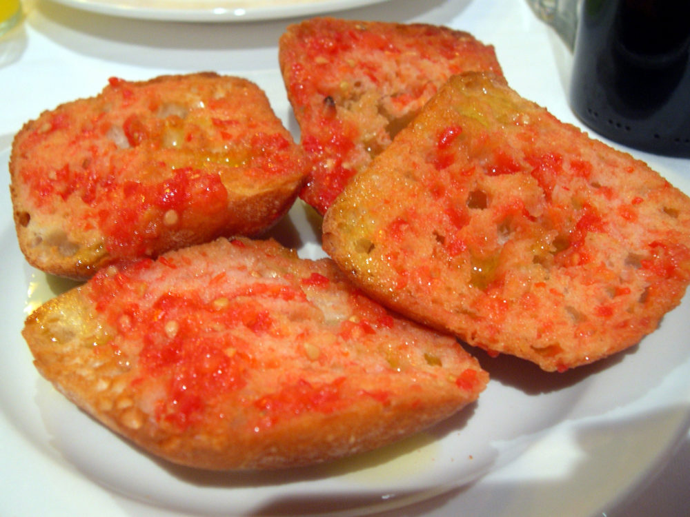 Pa-amb-tomaquet-1000x750 - Cuáles son los platos típicos de Barcelona