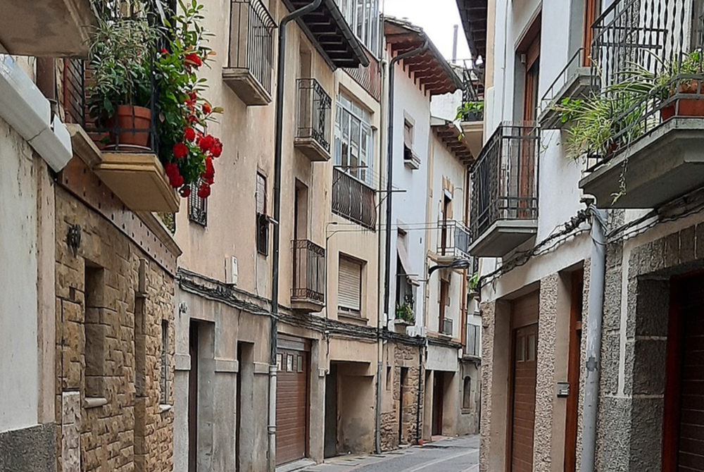 Sanguesa-1000x670 - 7 pueblos cerca de Pamplona para visitar
