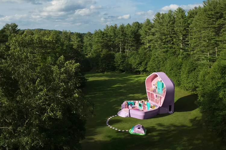 Esta casa de Polly Pocket a tamaño real ya está disponible en Airbnb y es un épico recuerdo de los años 90