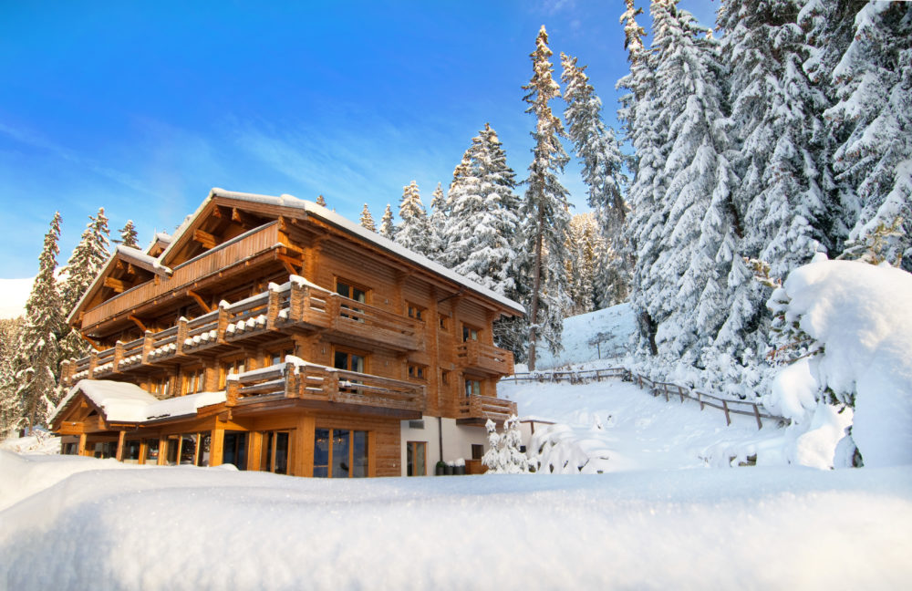 The-Lodge-Exterior-Winter-1000x648 - Conoce los 9 hoteles de ultralujo de Sir Richard Branson