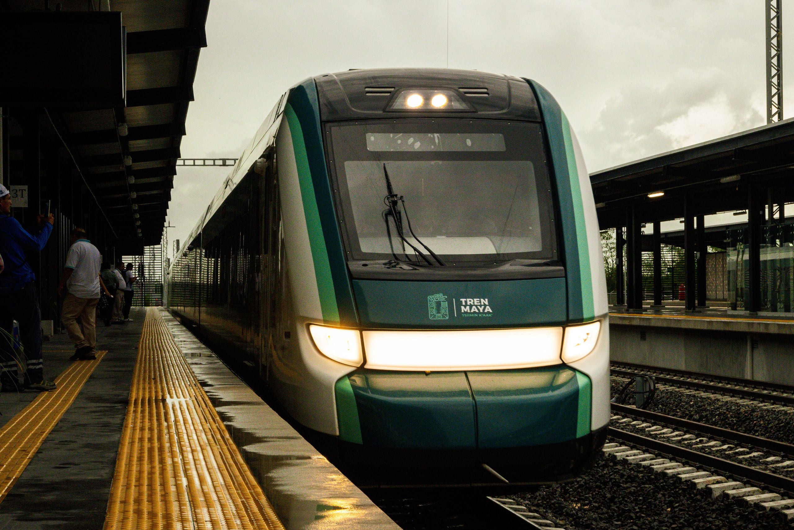Diferencias entre el boleto de clase turista y el boleto de clase premier del Tren Maya
