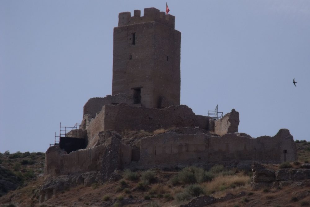 castillo-de-Cadrete-1000x667 - El pueblo a 20 minutos de Zaragoza con un bonito castillo medieval y un precioso mirador