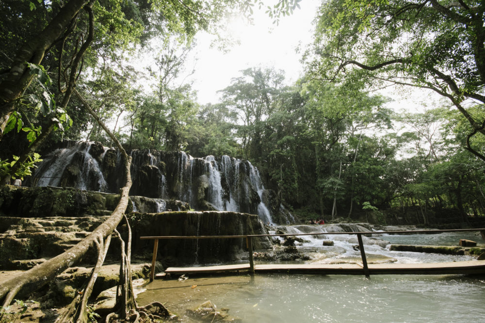 iStock-1248336161-1000x667 - El Pueblo Mágico de Tabasco que lo tiene todo: grutas, cuevas, cascadas y hasta talleres de mutusay